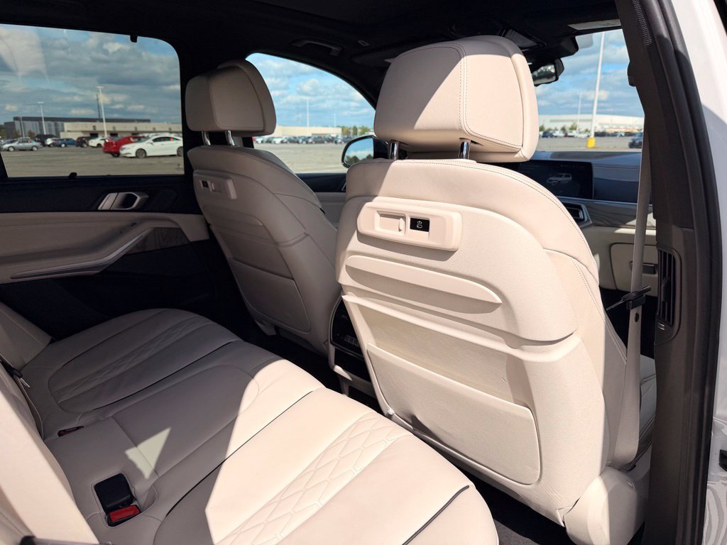 Used 2019 BMW X5 xDrive40i w/ Executive Package AWD/4WD image 17