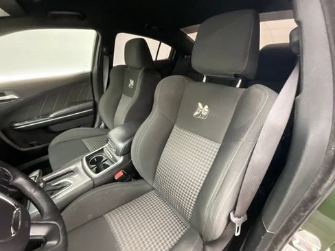 Used 2019 Dodge Charger Scat Pack RWD image 6