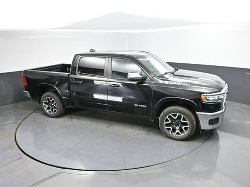 Used 2025 RAM 1500 Laramie AWD/4WD image 40