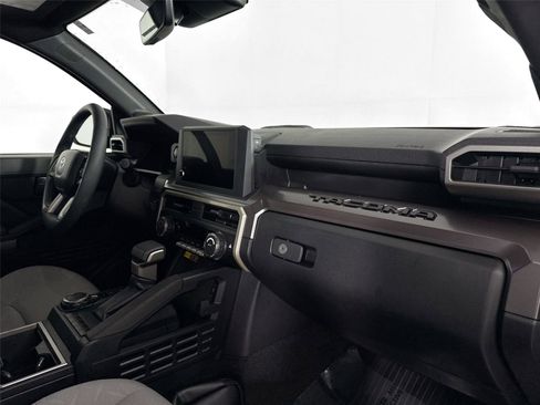 Certified 2025 Toyota Tacoma SR5 image 40