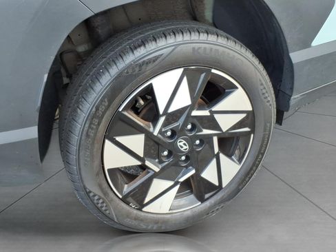 Used 2024 Hyundai Kona SEL AWD/4WD image 5