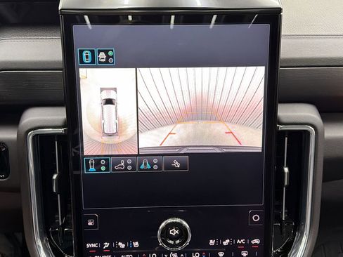 Used 2025 GMC Yukon XL Denali w/ Sun & Power Step Package image 20