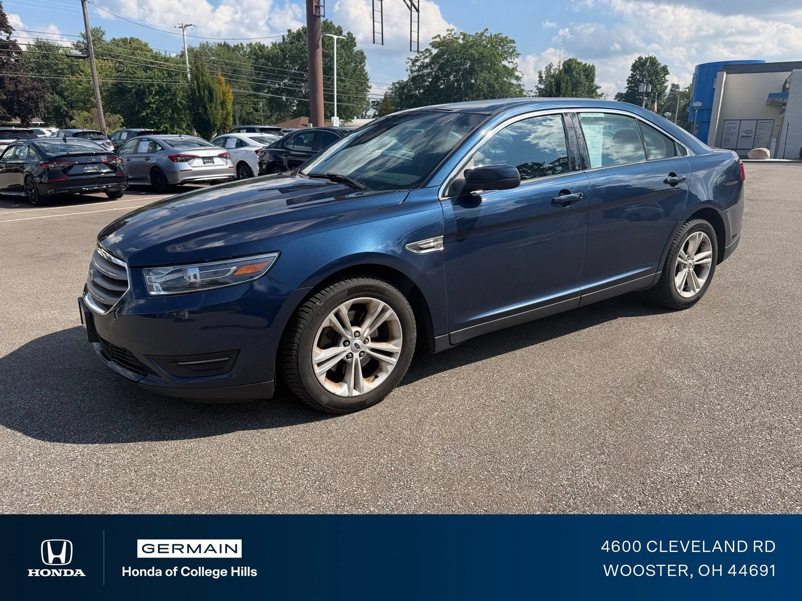 Used 2017 Ford Taurus SEL FWD image 1