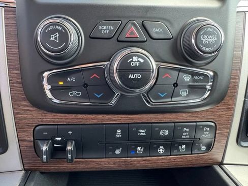 Used 2018 RAM 2500 Laramie w/ Convenience Group AWD/4WD image 24
