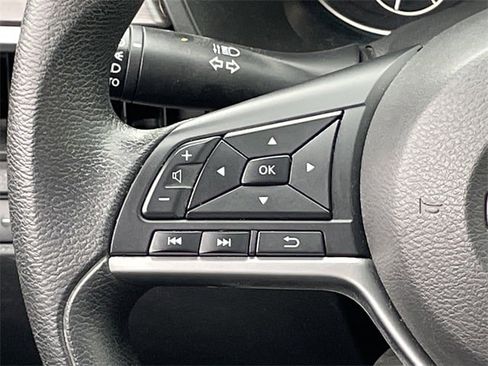 Used 2023 Nissan Altima 2.5 SV image 12