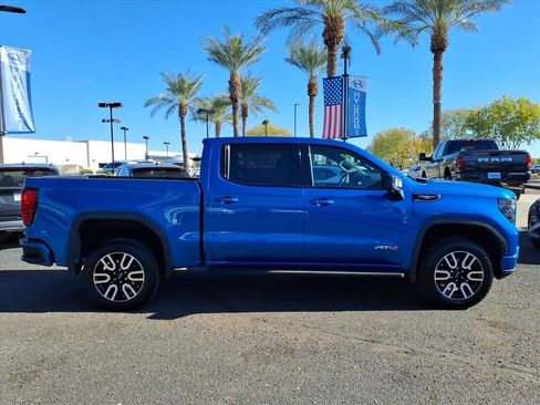 Used 2023 GMC Sierra 1500 AT4 w/ AT4 Premium Package image 4
