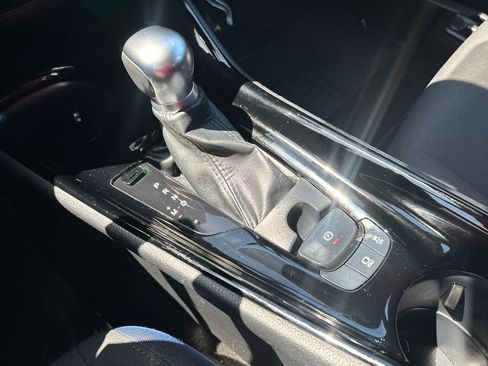 Used 2020 Toyota C-HR XLE FWD image 27