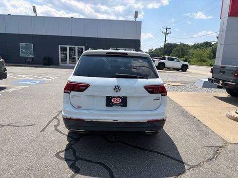 Used 2018 Volkswagen Tiguan SE w/ Panoramic Sunroof Package AWD/4WD image 6