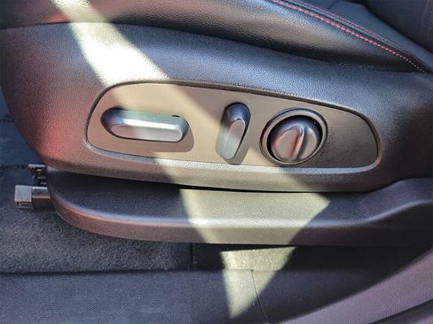 Used 2023 Chevrolet Equinox RS image 19