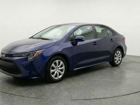 Used 2025 Toyota Corolla LE FWD image 3