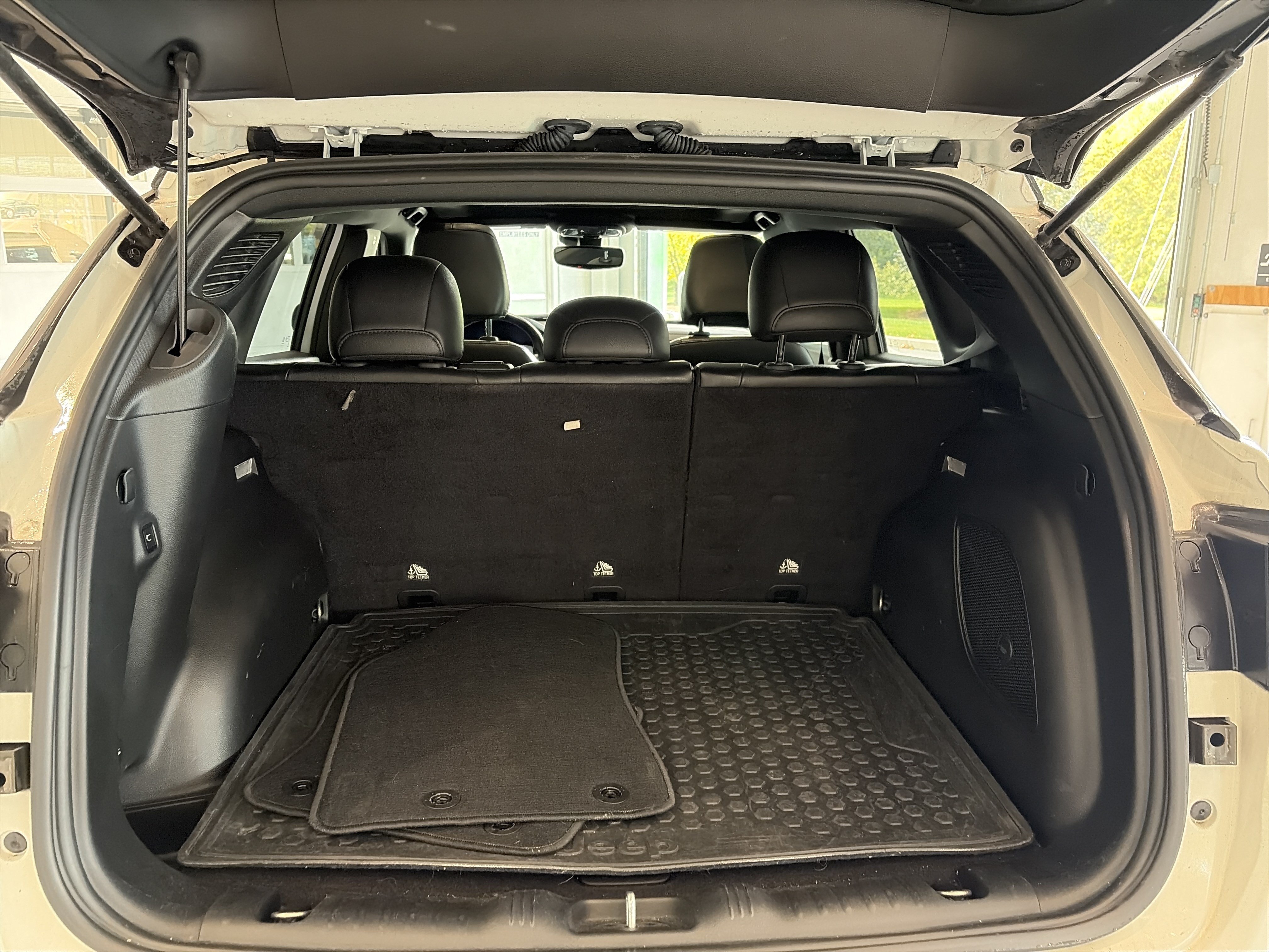 Used 2022 Jeep Compass High Altitude AWD/4WD image 18