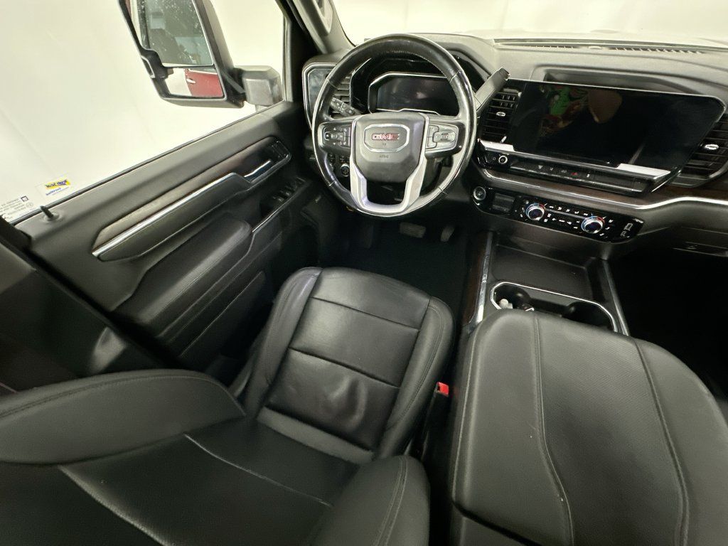 Used 2024 GMC Sierra 3500 SLT AWD/4WD image 9