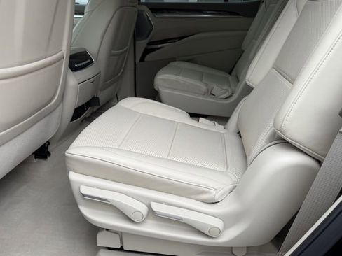 Used 2025 Cadillac Escalade Sport Platinum w/ LPO, Floor Liner Package AWD/4WD image 19