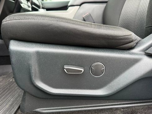 Used 2018 Ford Expedition XLT image 22