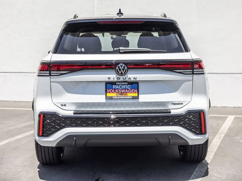 New 2026 Volkswagen Tiguan SE R-Line FWD image 4