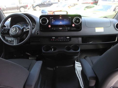 Used 2026 Mercedes-Benz Sprinter 2500 image 16