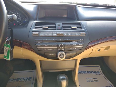 Used 2011 Honda Crosstour EX-L image 18