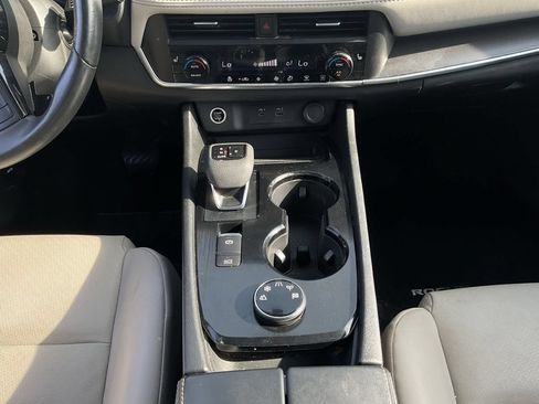 Used 2023 Nissan Rogue SV w/ SV Premium B Package AWD/4WD image 19