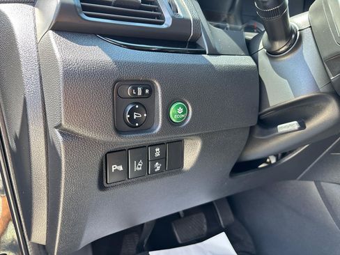Used 2018 Honda Pilot Touring image 21