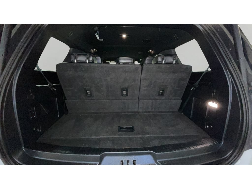 Used 2019 Ford Expedition XLT w/ Equipment Group 202A AWD/4WD image 16