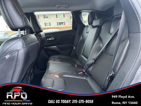 Used 2020 Jeep Cherokee Latitude Plus w/ Cold Weather Group image 16