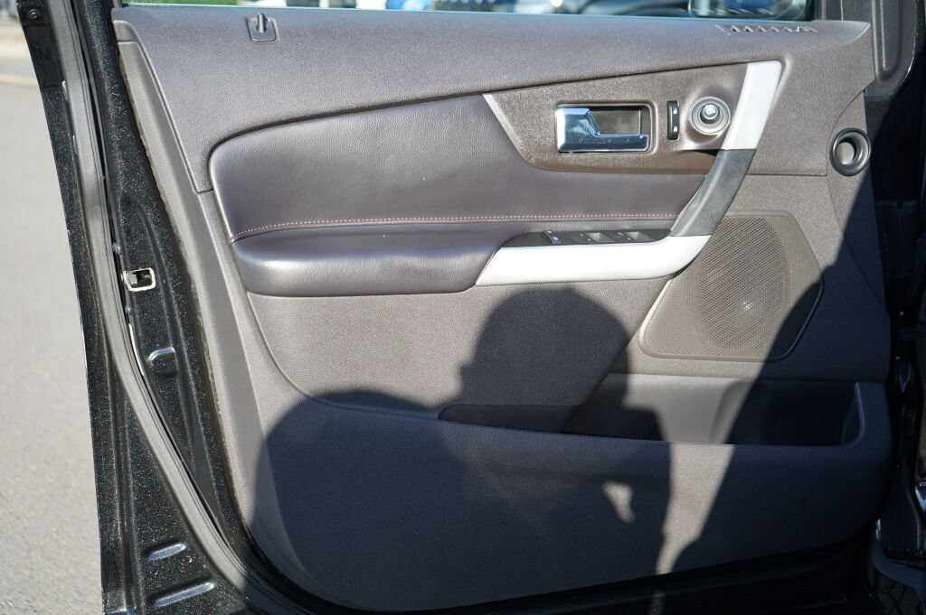 Used 2013 Ford Edge Limited AWD/4WD image 13