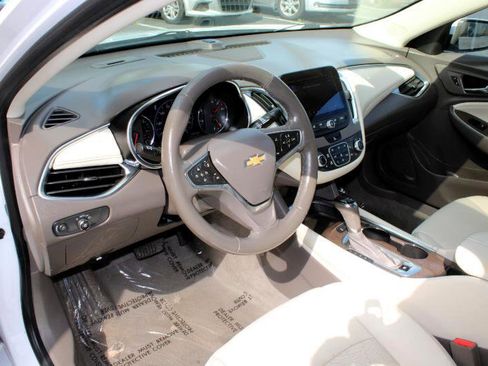 Used 2019 Chevrolet Malibu Premier w/ Sun and Wheel Package image 10