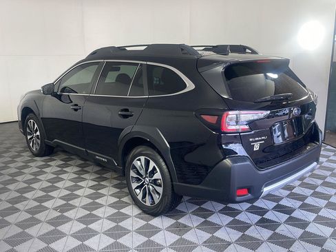 Used 2025 Subaru Outback Limited AWD/4WD image 10