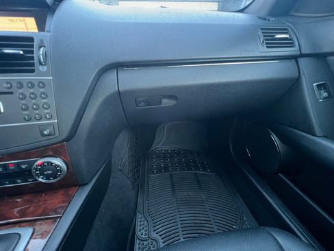 Used 2011 Mercedes-Benz C 300 4MATIC Sedan image 20