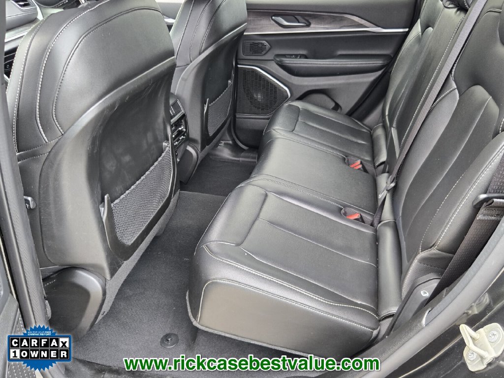 Used 2024 Jeep Grand Cherokee Limited w/ Black Appearance Package RWD image 11