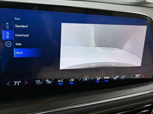 New 2025 Chevrolet Suburban Premier image 24