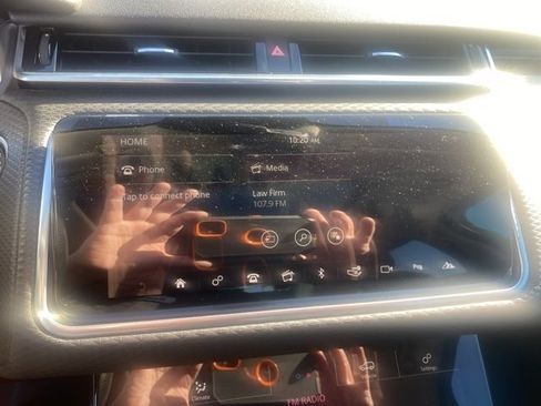 Used 2019 Land Rover Range Rover Velar image 14