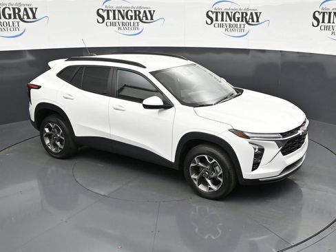 Certified 2024 Chevrolet Trax LT FWD image 18