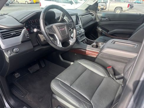 Used 2020 GMC Yukon SLT w/ Premium Edition image 4