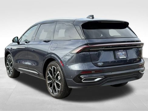 Used 2024 Lincoln Nautilus Reserve w/ Equipment Group 202A image 4