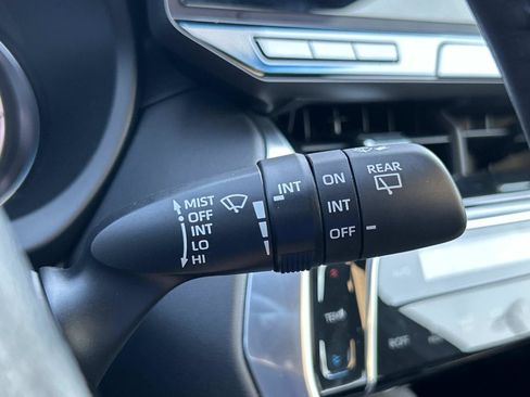 Used 2023 Toyota Venza Nightshade AWD/4WD image 29