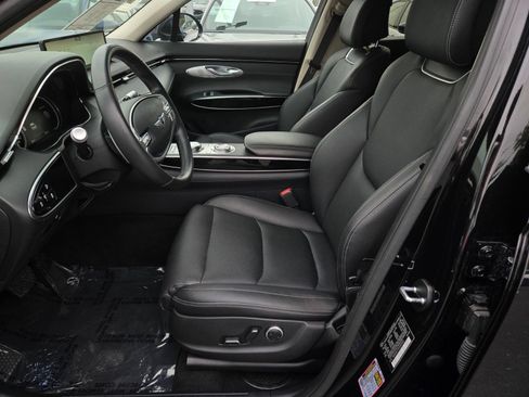 Used 2025 Genesis GV70 2.5T AWD/4WD image 16