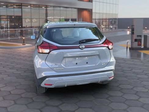 Used 2023 Nissan Kicks SR w/ SR Premium Package FWD image 8