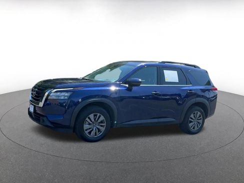 Used 2025 Nissan Pathfinder SV FWD image 8