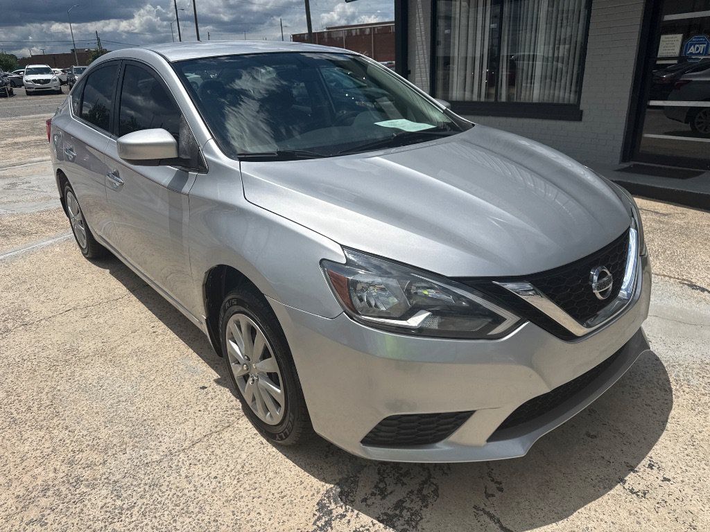 Used 2017 Nissan Sentra SV FWD image 2