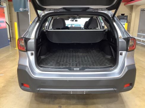 Used 2023 Subaru Outback Premium AWD/4WD image 13