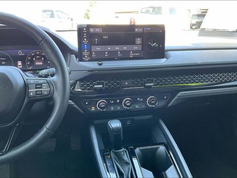 Used 2024 Honda Accord EX-L image 6