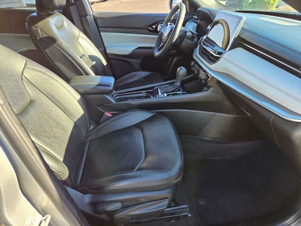 Used 2025 Jeep Compass Limited AWD/4WD image 19