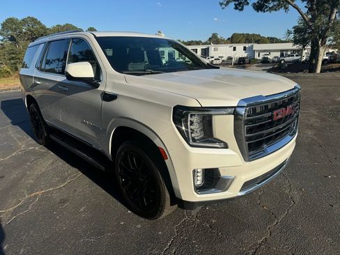 Certified 2023 GMC Yukon SLT w/ SLT Premium Package AWD/4WD image 10