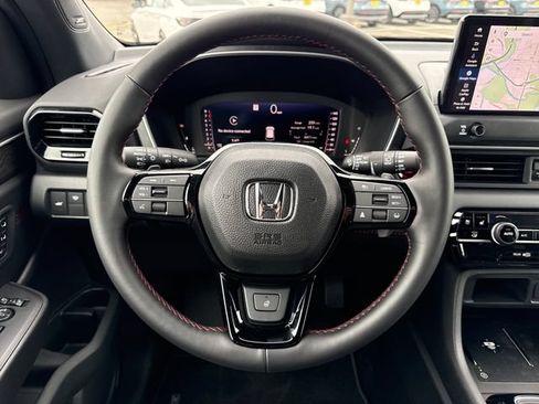 Used 2026 Honda Pilot Black Edition image 17