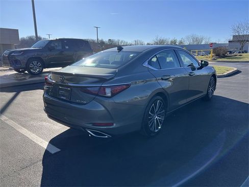 Used 2024 Lexus ES 350 w/ Premium Package image 3