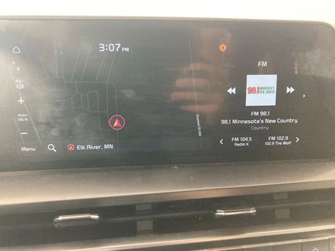 Used 2023 Kia Telluride S w/ S Sunroof Package image 3