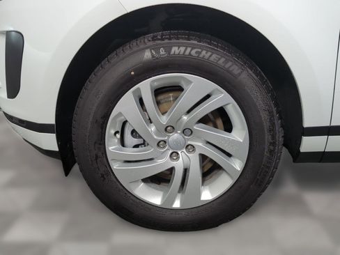 Used 2026 Land Rover Range Rover Evoque S image 10