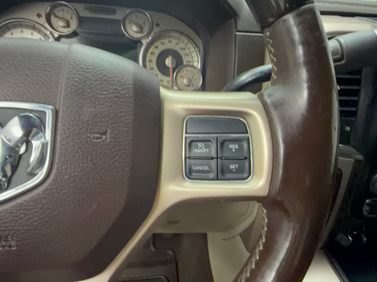 Used 2013 RAM 2500 Longhorn w/ Convenience Group AWD/4WD image 19