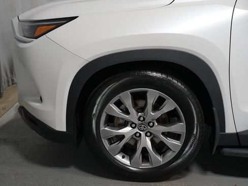Certified 2024 Toyota Grand Highlander FWD image 5